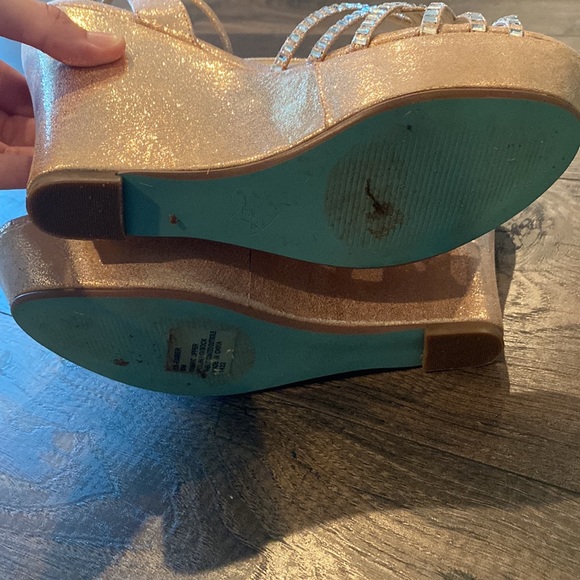 Blue by Betsey Johnson Ember Wedges Champagne - Picture 5 of 9